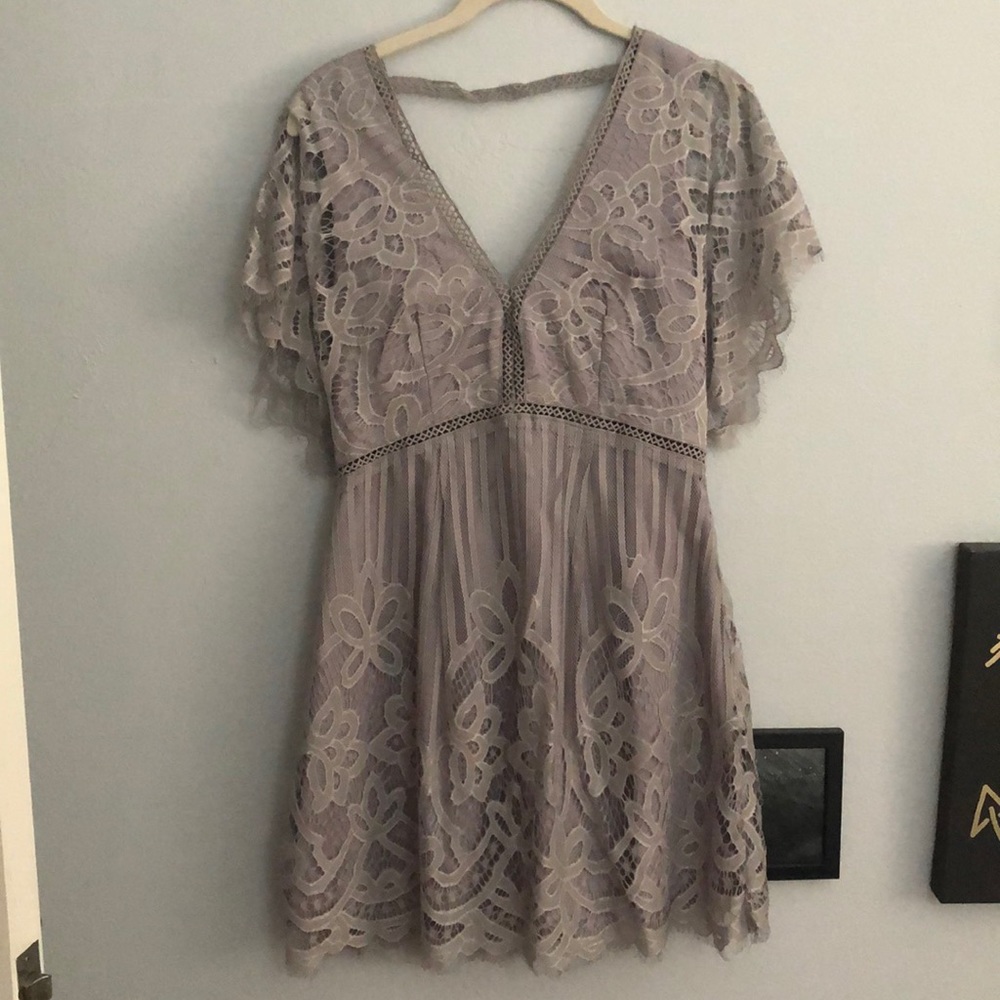 Lace backless dress